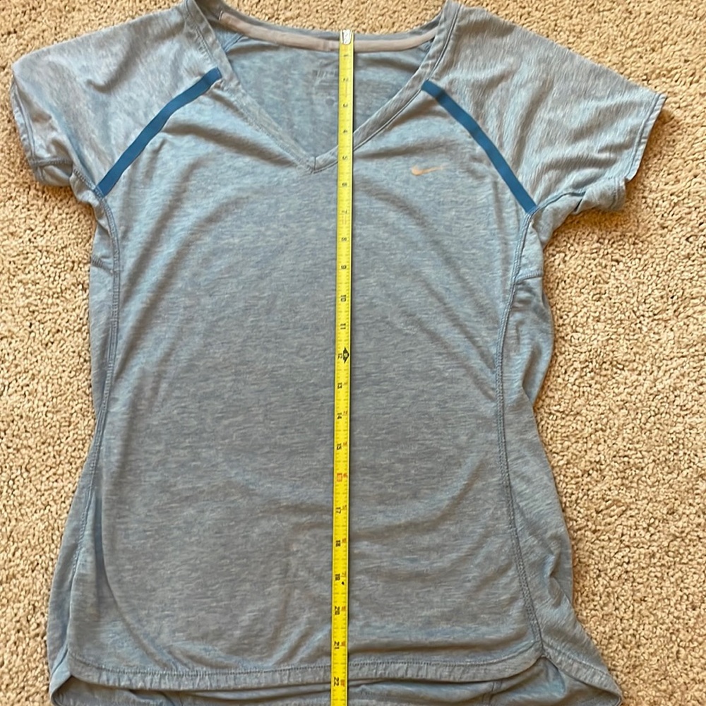 Nike dry-fit short sleeves T-shirt small zíper pocket behind